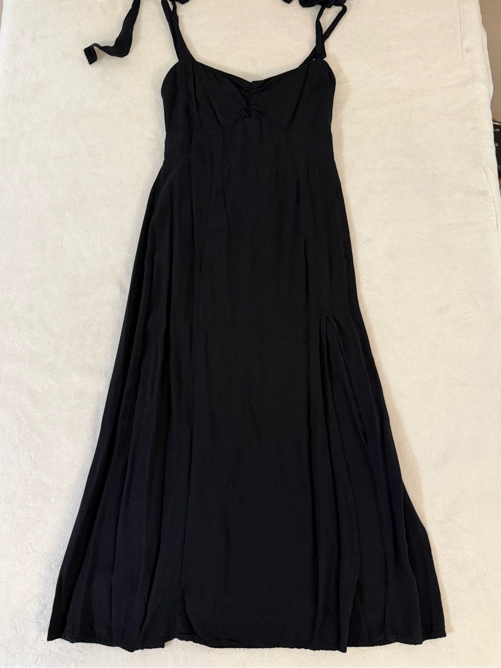 Forever 21 | Black Tie-Shoulder Maxi Dress